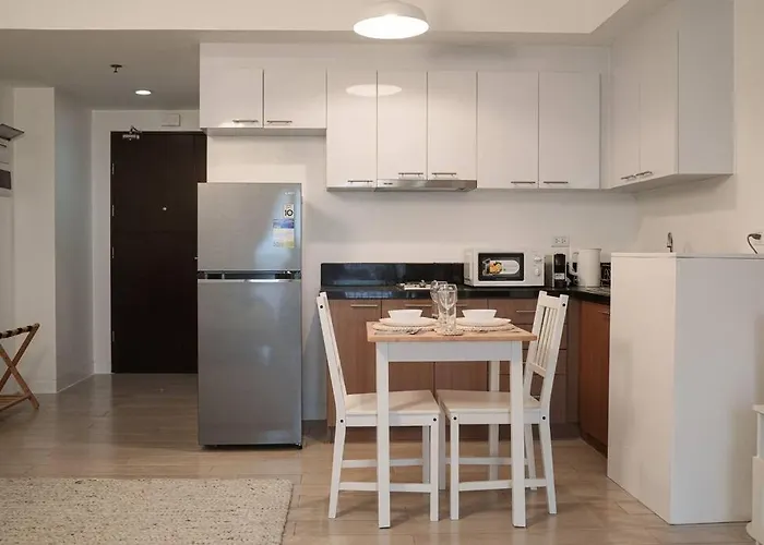 Venice Spacious With Panoramic Mountain Views Apartment Manila