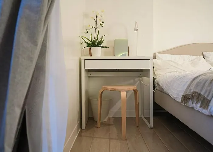 Venice Spacious With Panoramic Mountain Views Apartment Manila